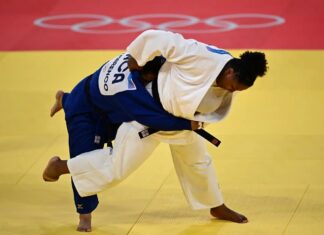 Olimpíadas de Pais: Beatriz Souza conquista a primeira medalha de ouro do Brasil