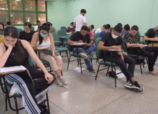 Prazo para solicitar isenção das taxas de inscrição do Vestibular e SIS da UEA termina nesta sexta-feira (02/08)