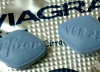 Idoso passa 3 dias tossindo sangue após começar a tomar Viagra