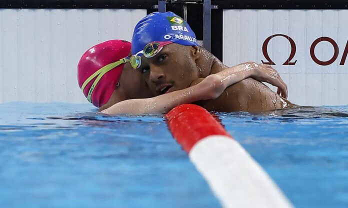 gabriel_araujo_ouro_50m_natacao_paralimpiada_2024