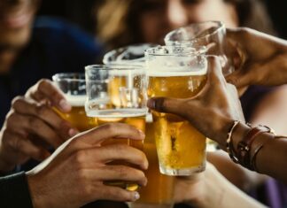 Brasil é o 3º país que mais consome cerveja no mundo, mostra relatório