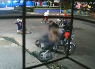 Câmeras capturam momento de roubo de moto no bairro Compensa; assista!