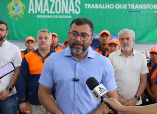 Governador Wilson Lima entrega 150 toneladas de ajuda humanitária para municípios afetados pela estiagem no Alto Solimões