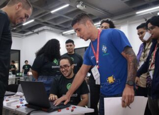 Com novas turmas previstas para 2025, parceria entre Foxconn e etech já qualificou 280 pessoas