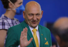 Luciano Hang é condenado a pagar R$ 33 mil a Lula por frases exibidas em aviões