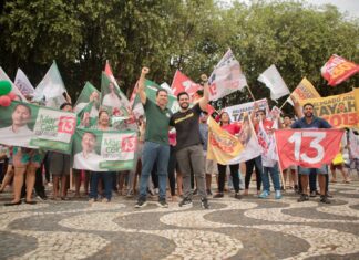 Em caminhada, Marcelo apresenta ‘Ame Centro’ aos trabalhadores do Centro Histórico