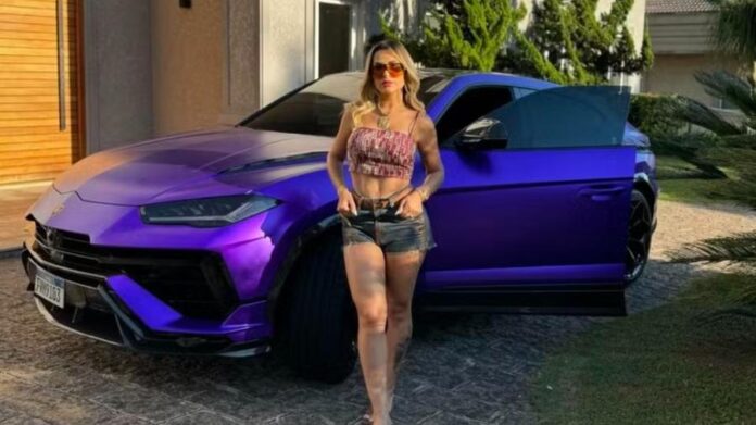 deolane-bezerra-com-lamborghini-urus-1725636184235_v2_900x506