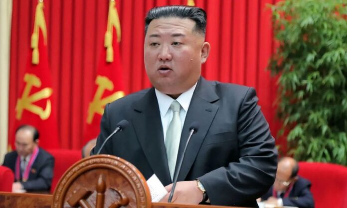 221028003811-01-north-korea-missile-kim-jong-un-file