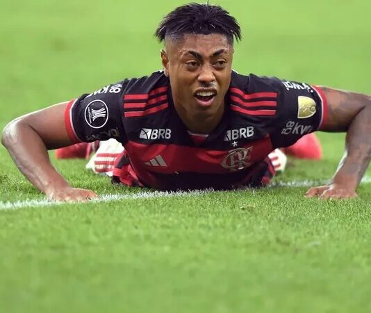Justiça torna Bruno Henrique, do Flamengo, réu por estelionato e nega fiança milionária
