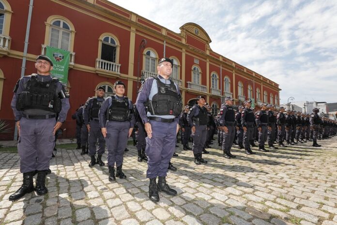 Operacao-Natal-Mais-Seguro-Governo-do-Amazonas-reforca-policiamento-durante-compras-e-festividades-de-fim-de-ano_Fotos-Arthur-Castro-Secom-1