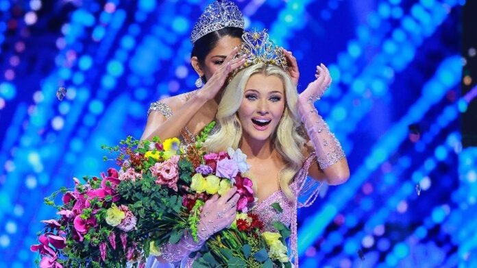 a-miss-dinamarca-victoria-theilvig-sendo-coroada-miss-universo-2024-pela-nicaraguense-sheynnis-palacios-sua-antecessora-1731816722596_v2_900x506