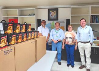 Visa Manaus doa 100 panetones a organização de caridade, com apoio da rede Nova Era