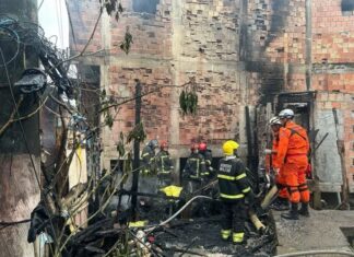 Mãe e filho morrem abraçados em incêndio que destruiu casas no bairro Nossa Senhora das Graças