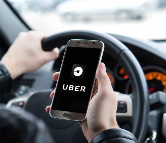 Uber projeta substituição de motoristas por IA em até 15 anos