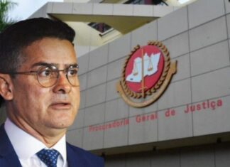 Prefeito David Almeida é multado em R$ 4,5 milhões por não cumprir acordo com o Ministério Público