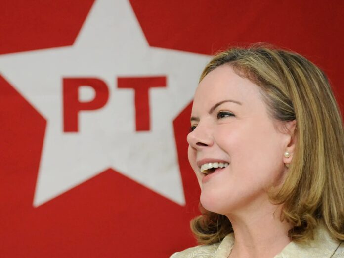 gleisi-hoffmann-bandeira-pt