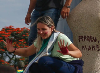 Moraes determina condenação de 14 anos para mulher que pichou ‘Perdeu, Mané’ na estátua da Justiça