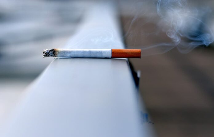 Uso-de-cigarros-pode-causar-doenca-que-leva-a-amputacao-de-membros-1