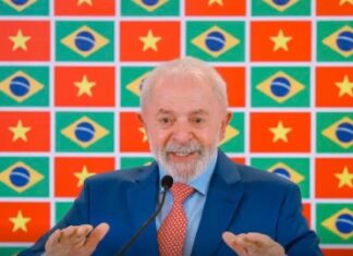 Lula diz que não tem problema de ligar para Trump para discutir tarifa