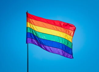 Ministério Público diz que projetos contra trans em banheiros violam a Constituição e tratados internacionais
