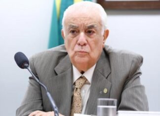 Deputado do PL que não assinou pedido de anistia é amigo de Moraes