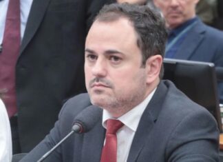 Hugo diz que fez acordo com Glauber para deputado encerrar greve de fome
