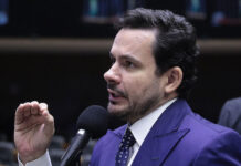 Capitão Alberto Neto cresce na disputa ao Senado pelo Amazonas, aponta pesquisa