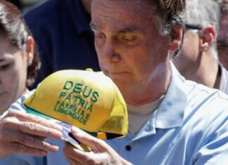 Espero que o papa defenda vida, família e liberdade, diz Bolsonaro