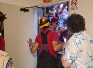 Corpo de Bombeiros resgata seis turistas presos em elevador de hotel no Centro de Manaus