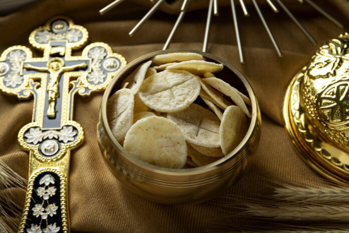 corpus-christi-crucifixo-e-hostia-scaled