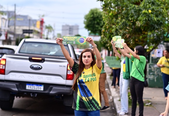 debora menezes