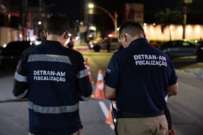 Detran-AM_Motociclista-sem-placa_Creditos-Divulgacao-Detran-AM-1024x683