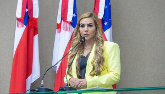 debora menezes