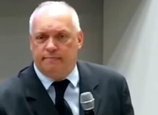Pastor de calcinha condenava gays e adultério em pregações: “Vão morrer”