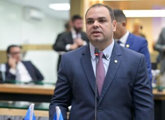 Roberto Cidade propõe aviso eletrônico via celular sobre remoção de veículos em estacionamento irregular