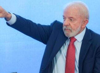 Não vou implorar para nenhum partido estar comigo em 2026, diz Lula