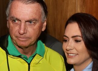 Bolsonaro confunde aliados ao sugerir Michelle como vice de Tarcísio e também candidata ao Senado