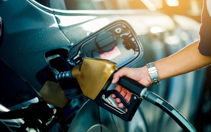 abastecimento-de-carro-combustivel-app