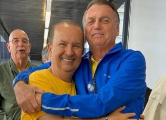 Moraes autoriza visita do governador de SC a Bolsonaro