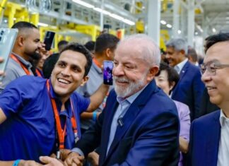 “Ricaços vão pagar os impostos que merecem em questão de dias”, diz Lula