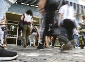 Enem 2025: 4,8 milhões participam do 1° dia de provas neste domingo