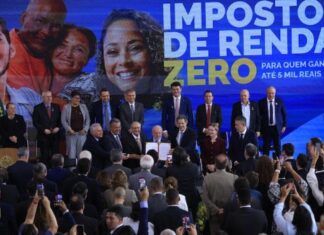 Lula diz que prisão de Bolsonaro e generais por trama golpista é ‘lição de democracia para o mundo’