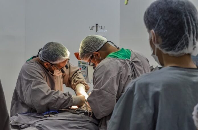 SES-AM-Hospital-Delphina-Aziz-realiza-mais-tres-transplantes-em-um-unico-dia-Fotos-Evandro-Seixas-SES-AM-3