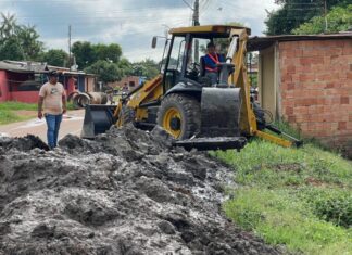 Prevenção e cuidado: Prefeitura de Itacoatiara inicia limpeza do igarapé do São Jorge e garante mais segurança para a população