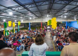 Oposição se levanta em Coari para receber a pré-candidata ao governo Professora Maria do Carmo