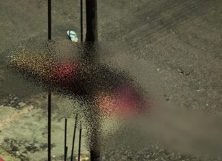 Vítima não identificada é morta a tiros na rua Natal, bairro Compensa; assista