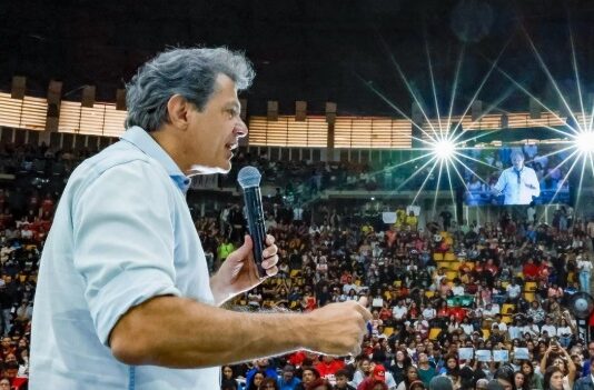 Haddad vai rodar o Brasil divulgando vitória de Lula com isenção do IR