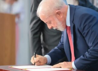 Sem “todes”: Lula vira alvo de críticas após sancionar veto a linguagem neutra em atos do governo