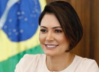 Com Jair Bolsonaro preso, Michelle admite que pode ser candidata em 2026