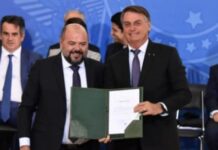 Ministro de Bolsonaro foi peça-chave para consolidar esquema de fraude no INSS, diz PF